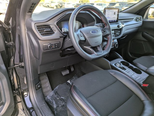 Used 2025 Ford Escape ST-Line image 5