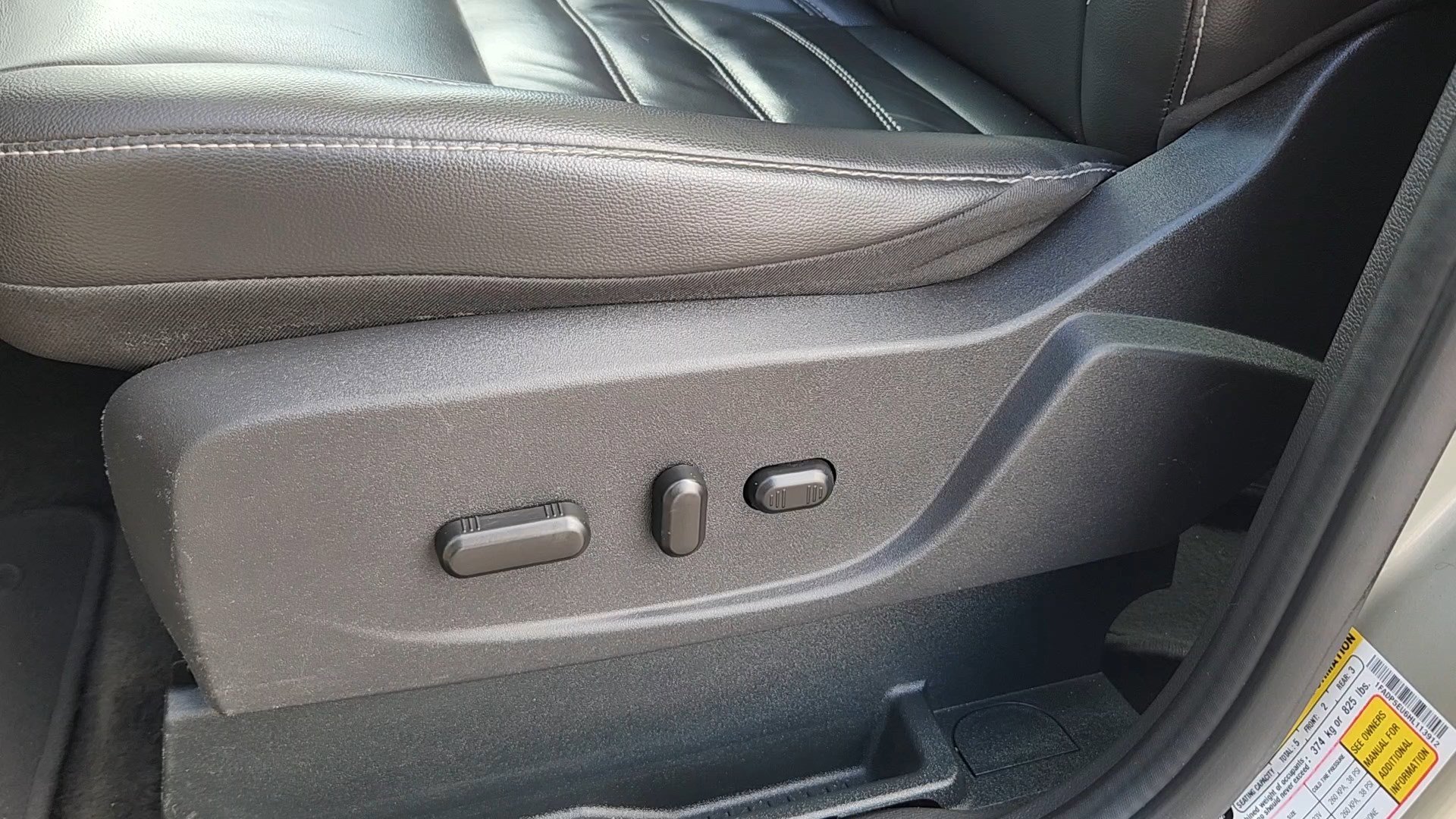 Used 2017 Ford C-MAX Energi SE w/ Equipment Group 402A image 8