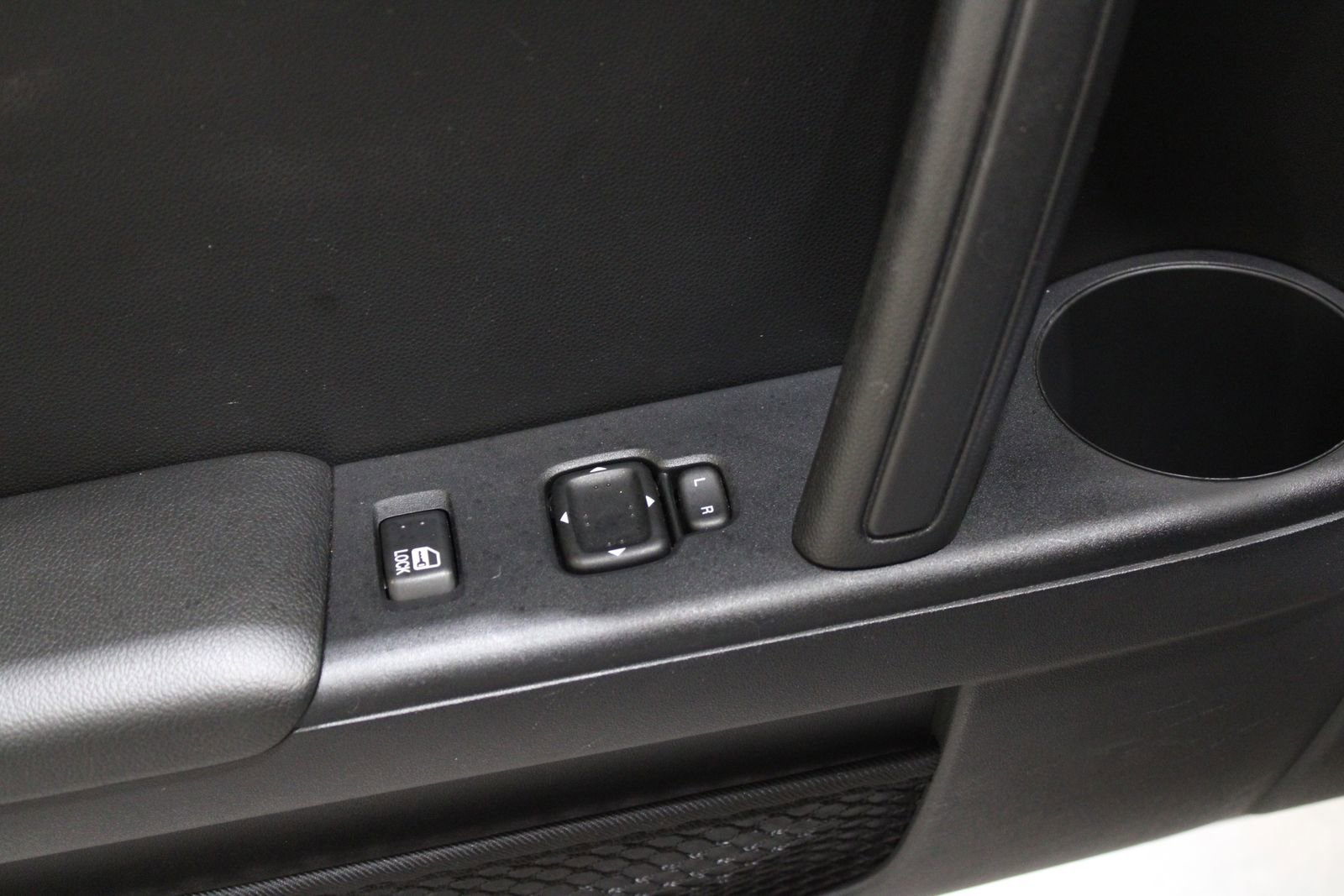 Used 2011 MAZDA MX-5 Miata Touring image 24