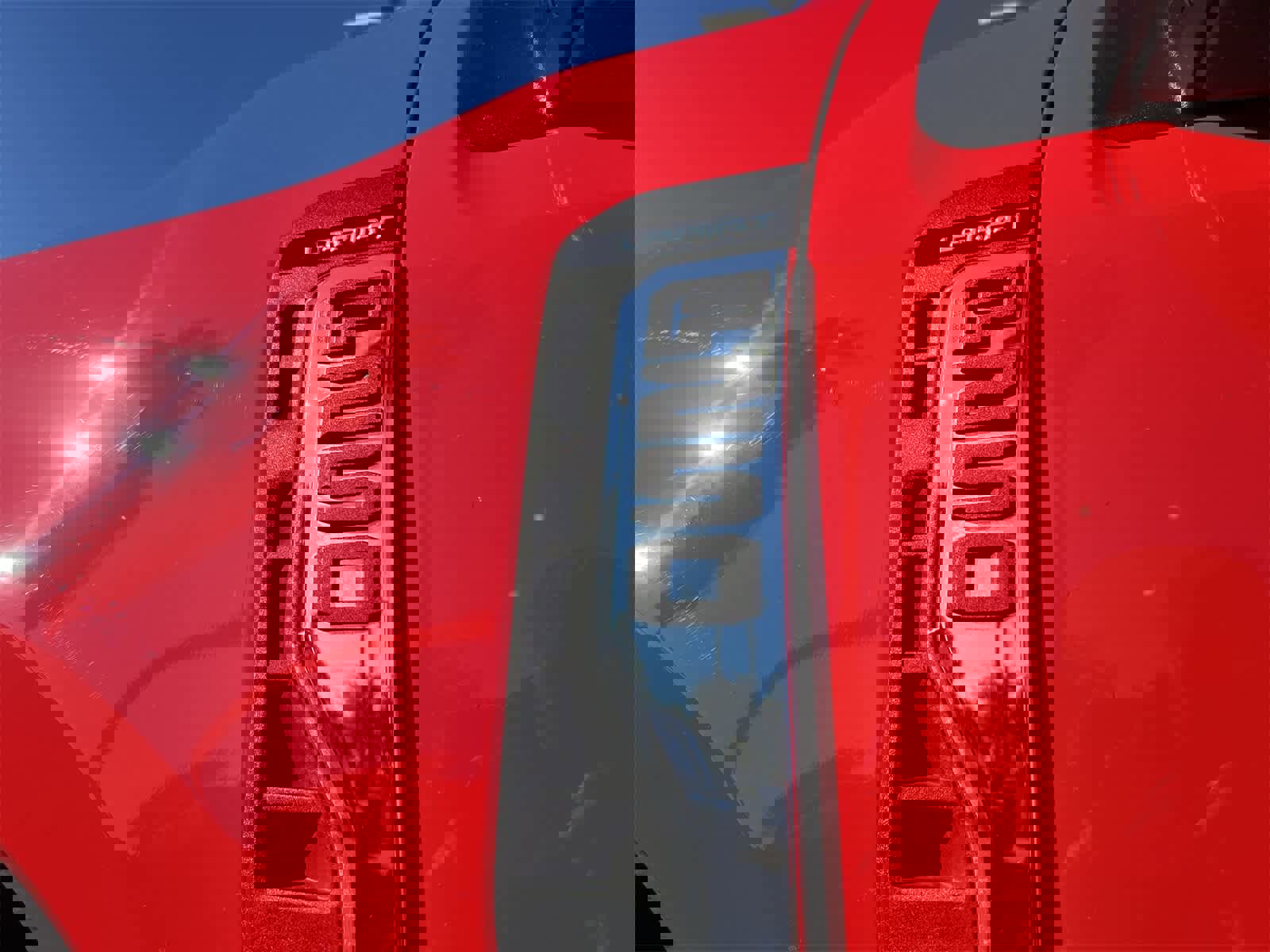 Used 2025 Ford F250 Lariat w/ Lariat Ultimate Package image 7