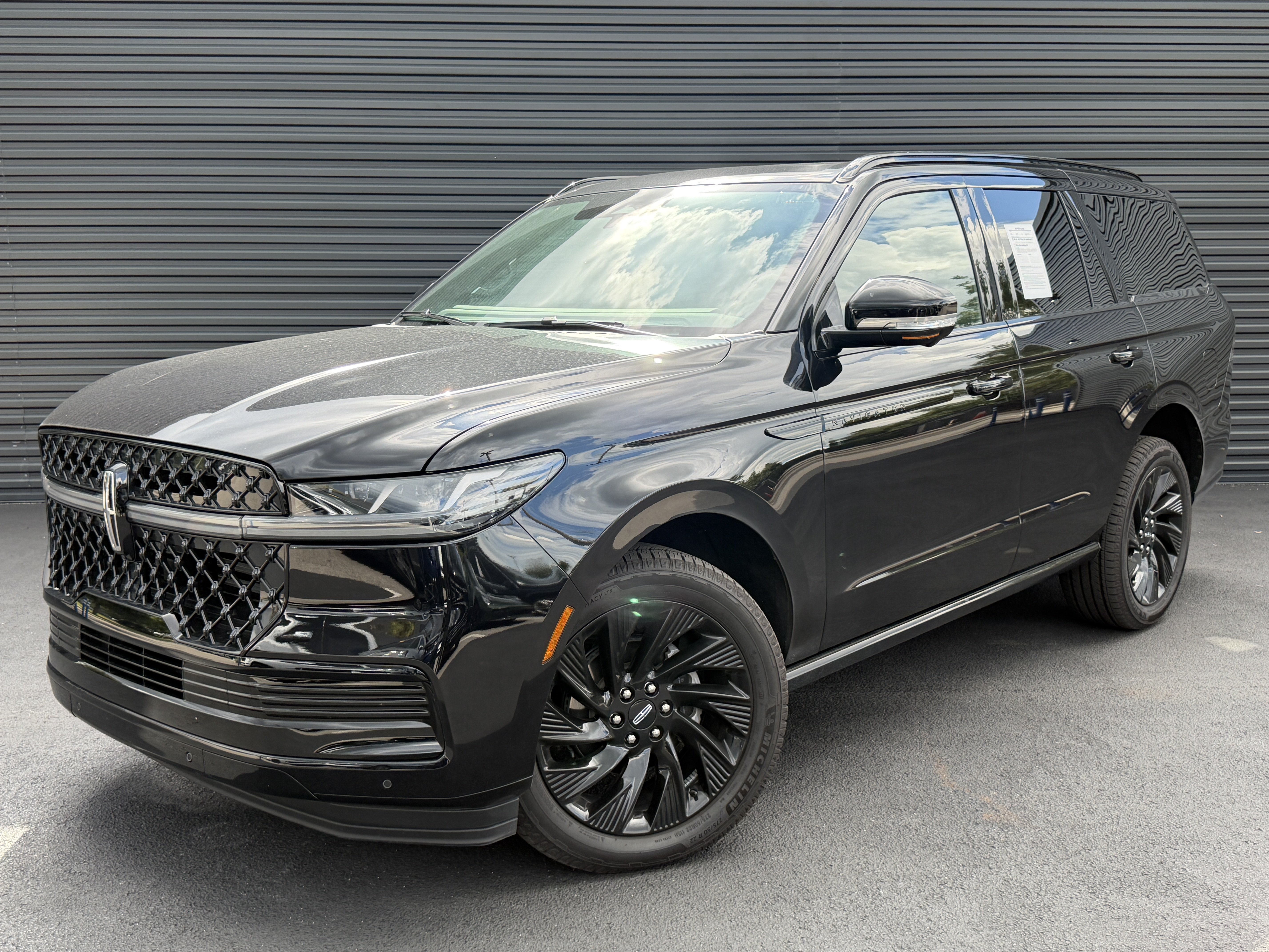 Used 2026 Lincoln Navigator Reserve w/ Jet Appearance Package
