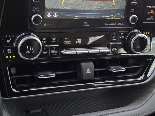 Used 2020 Toyota Highlander Limited image 16