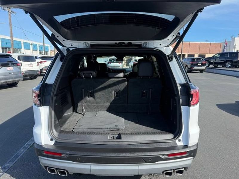 Used 2024 GMC Acadia Elevation FWD image 11