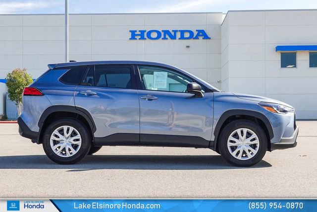 Used 2025 Toyota Corolla Cross L image 6