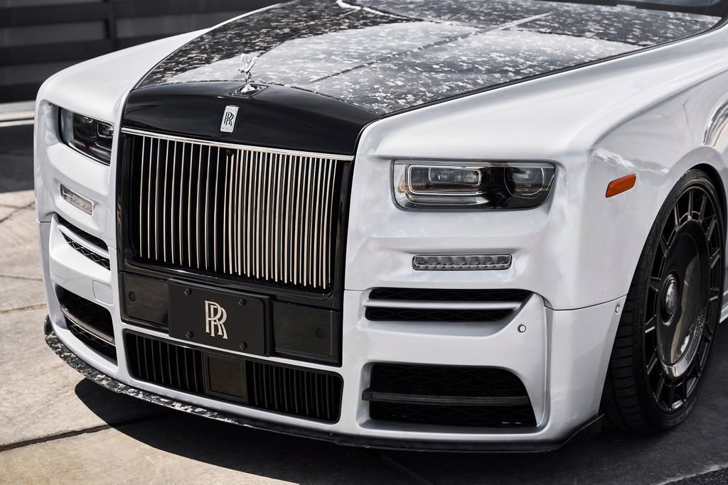 Used 2024 Rolls-Royce Phantom Sedan RWD image 7