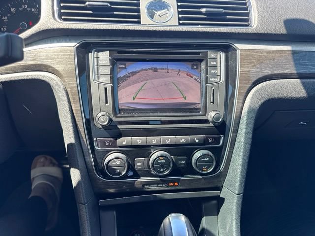 Used 2017 Volkswagen Passat 1.8T SEL Premium FWD image 22