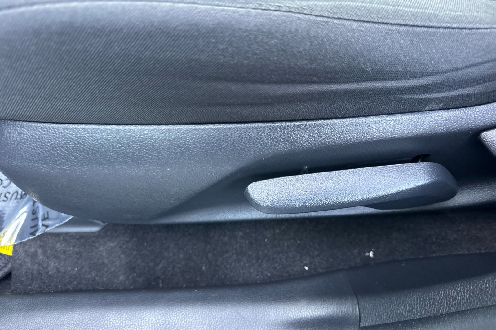 Used 2019 Toyota RAV4 XLE w/ Carpet Mat Package image 15