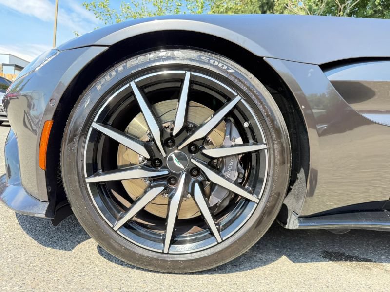 Used 2019 Aston Martin V8 Vantage Coupe RWD image 28