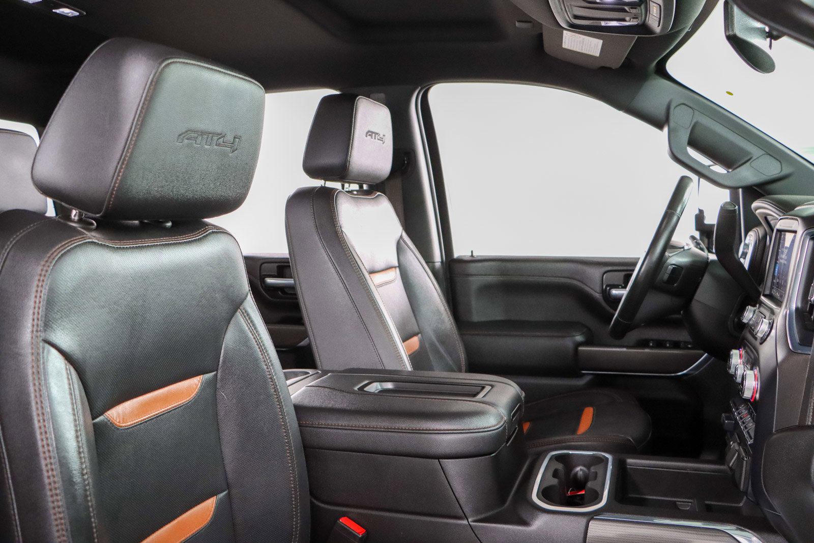 Used 2021 GMC Sierra 2500 AT4 image 28