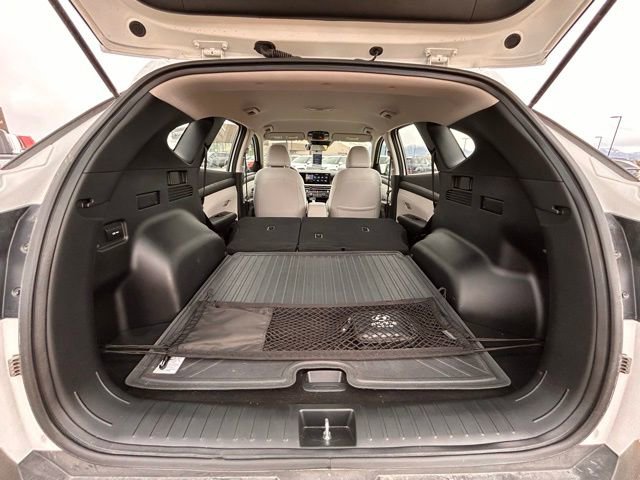 Used 2025 Hyundai Tucson SE image 42
