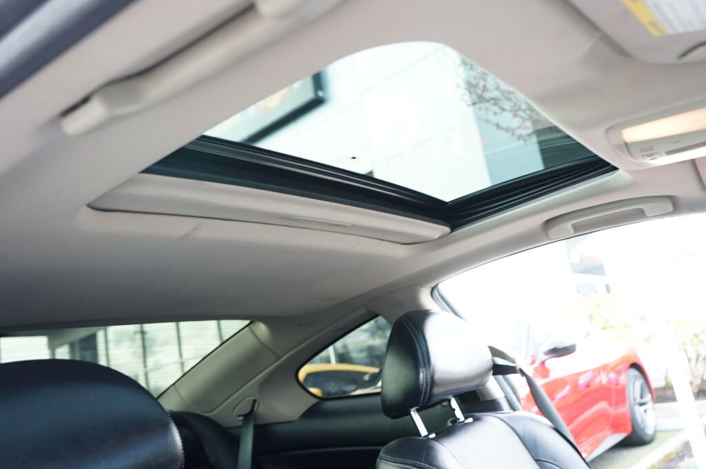 Used 2014 INFINITI Q60 Sport image 16