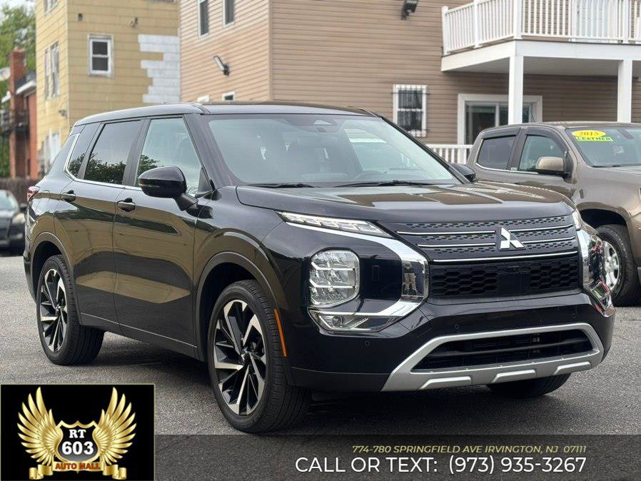 Used 2024 Mitsubishi Outlander AWD image 3