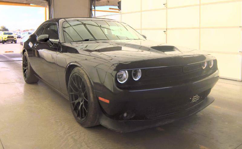 Used 2019 Dodge Challenger R/T w/ Blacktop Package RWD image 2