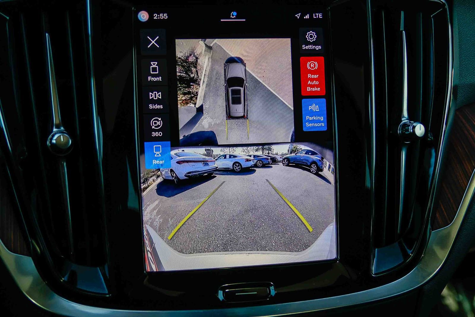 Used 2025 Volvo V60 B5 Cross Country Plus image 26