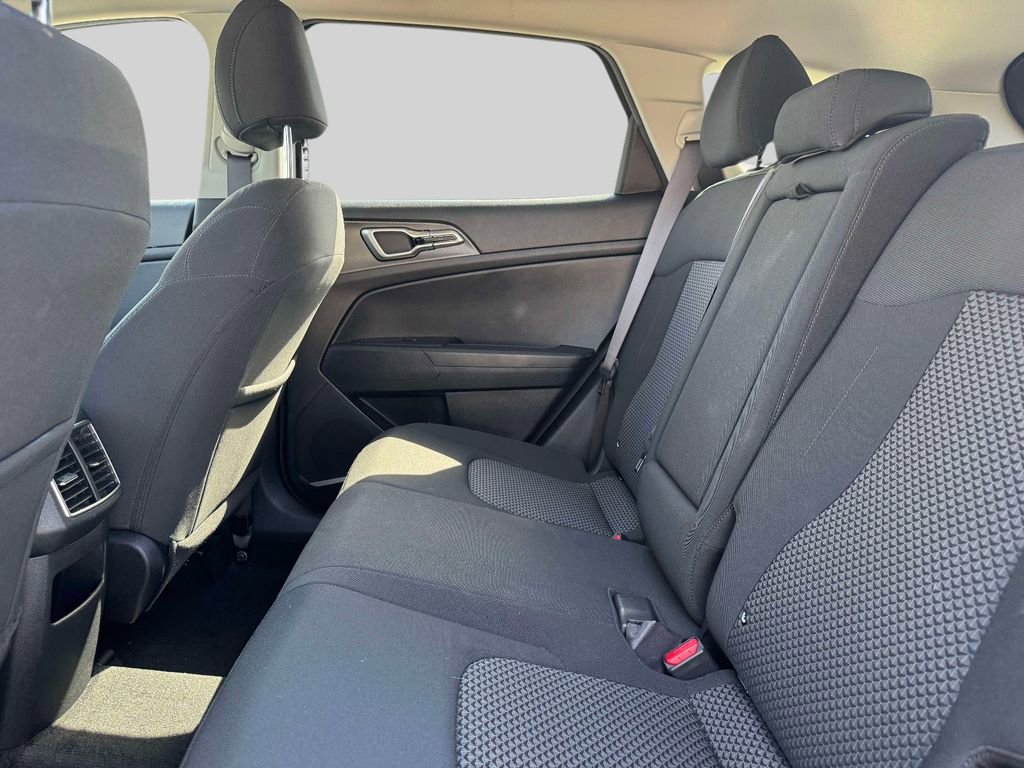 Used 2023 Kia Sportage LX AWD/4WD image 10