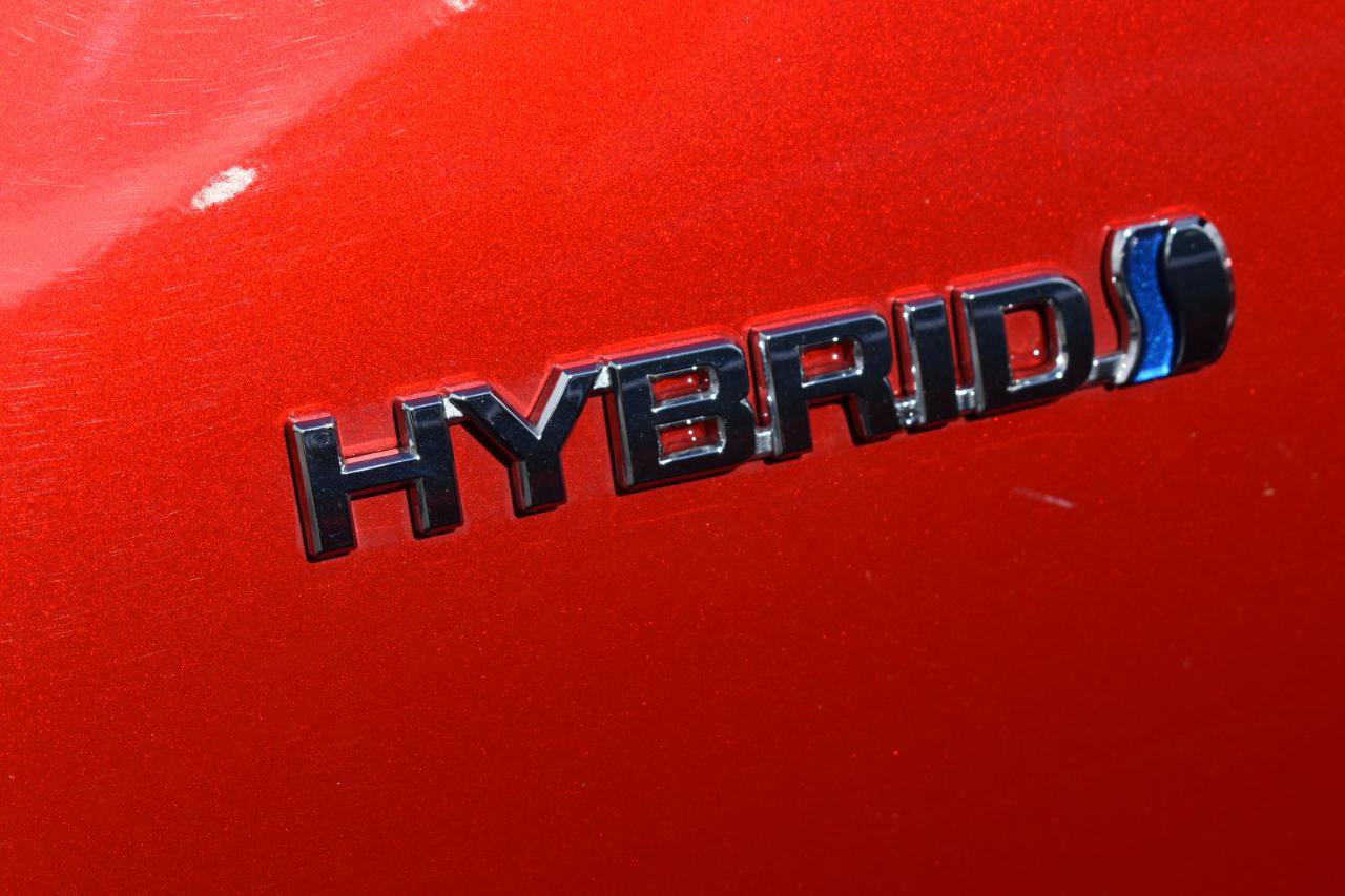 Used 2022 Toyota Prius LE FWD image 47
