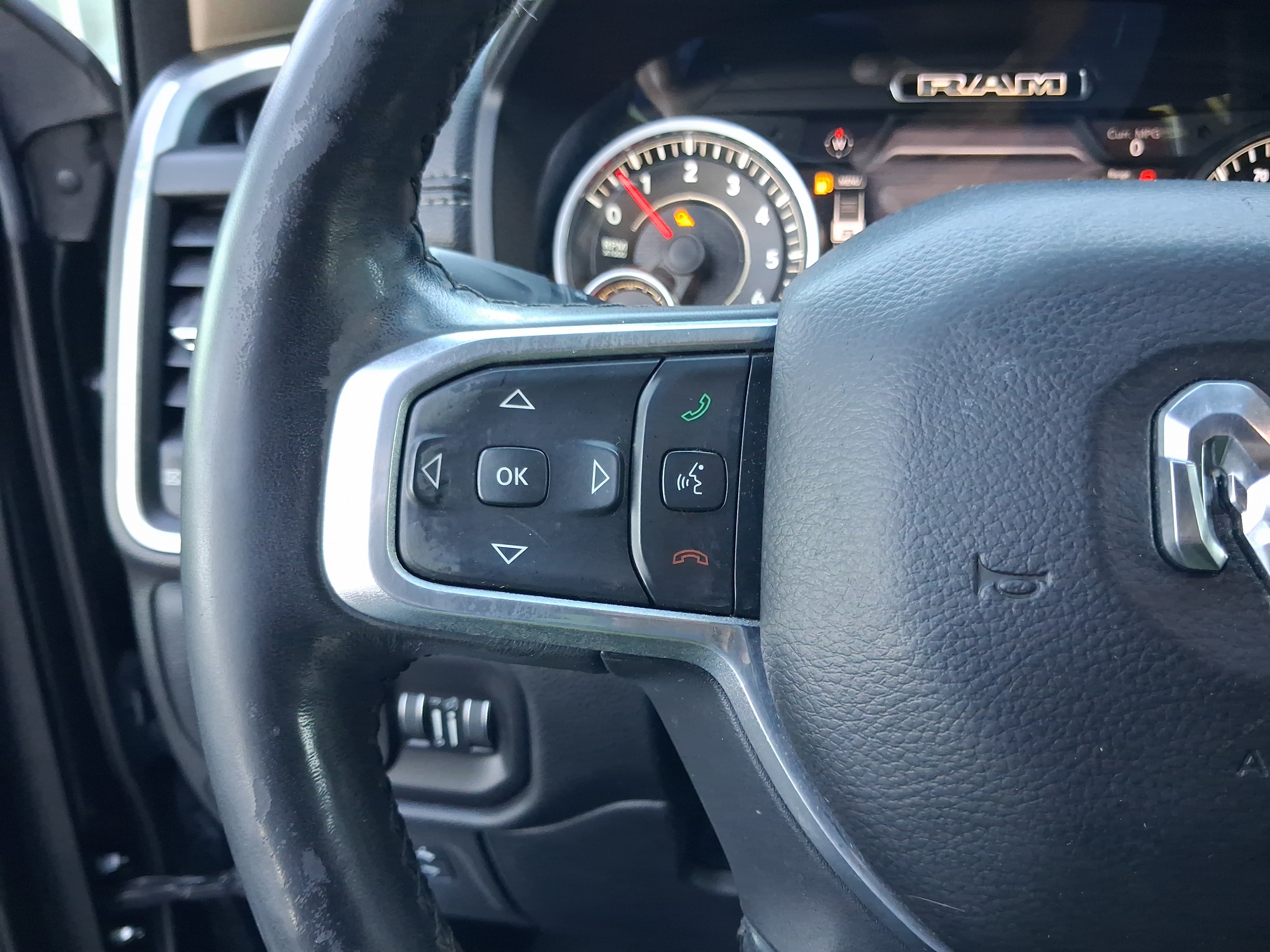 Used 2019 RAM 1500 Laramie RWD image 17