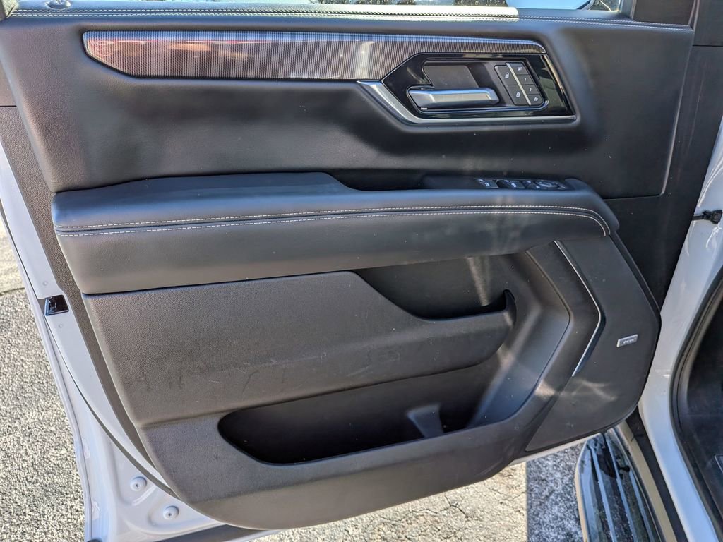 Certified 2025 GMC Yukon XL Elevation image 11