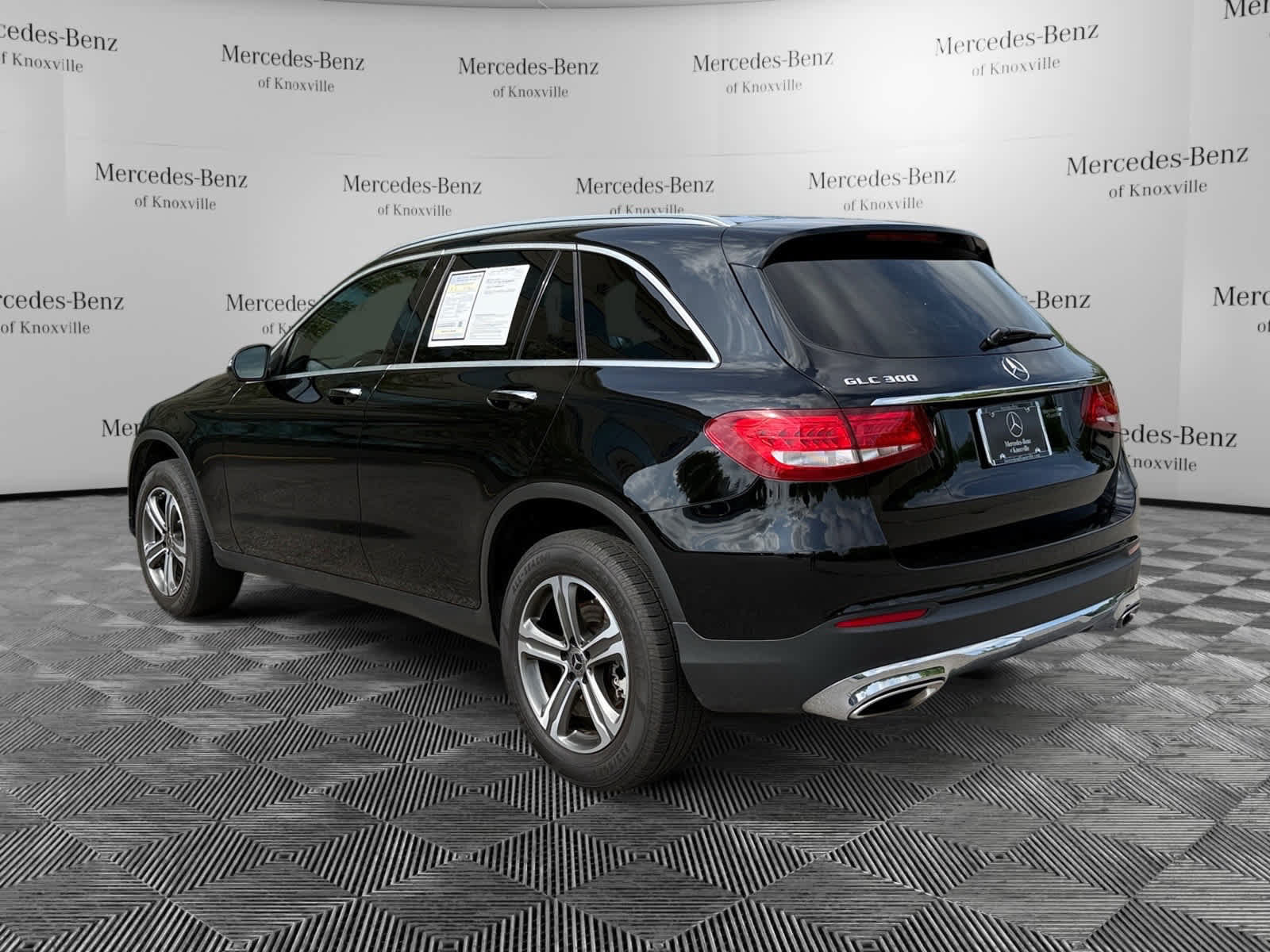 Used 2019 Mercedes-Benz GLC 300 image 3