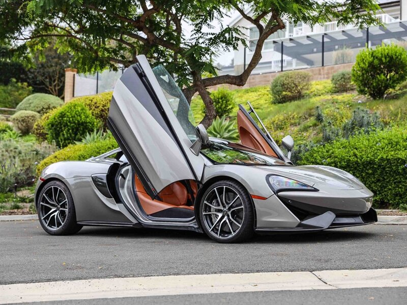 Used 2016 McLaren 570S Coupe RWD image 10