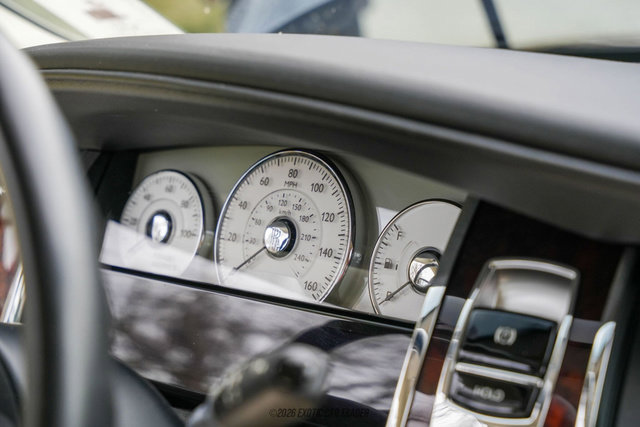 Used 2011 Rolls-Royce Ghost image 41