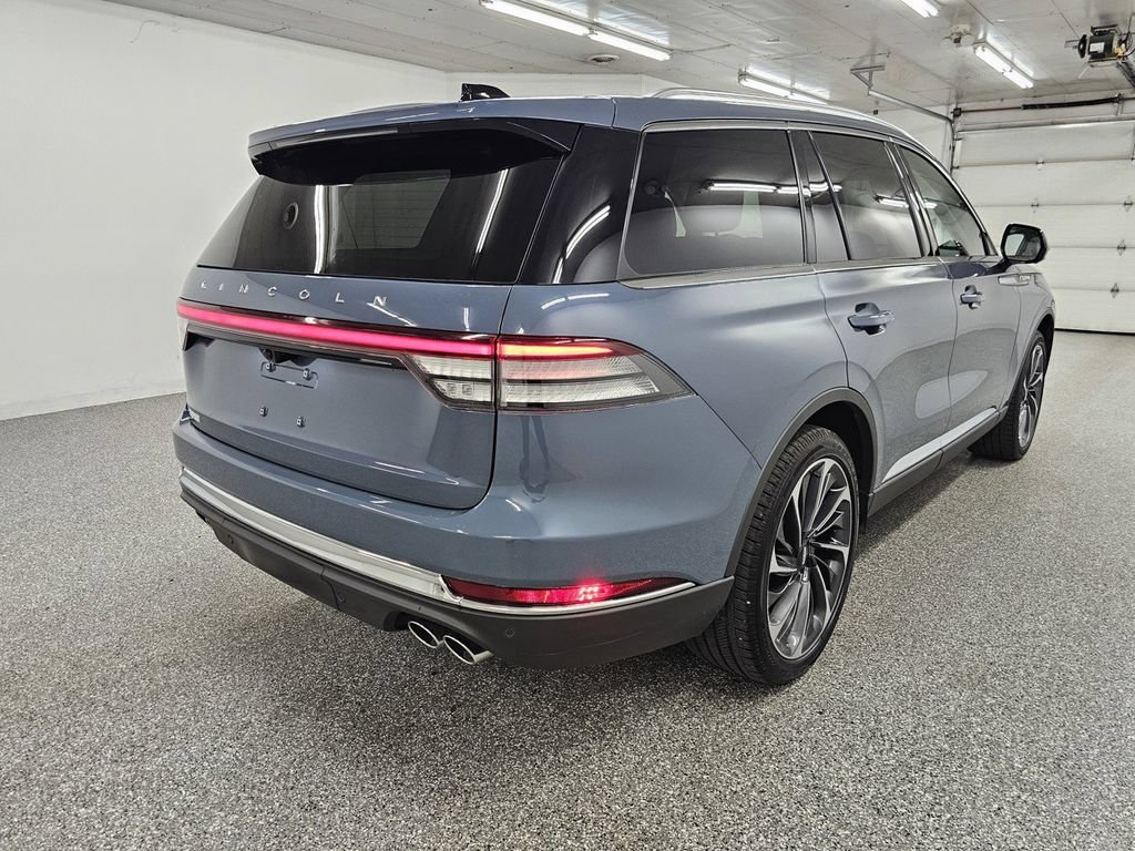 Used 2026 Lincoln Aviator Reserve AWD/4WD image 4
