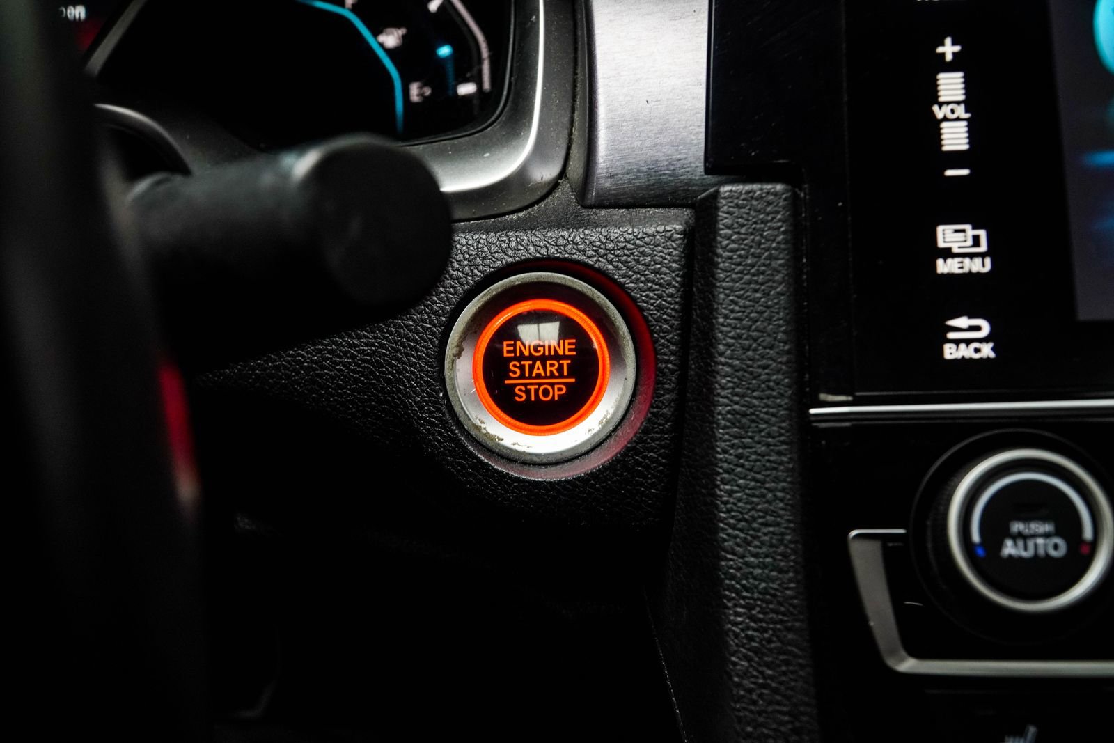 Used 2018 Honda Civic Touring image 19