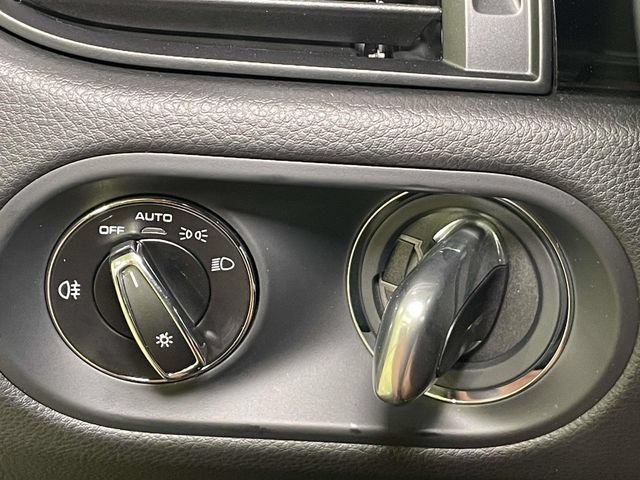 New 2026 Porsche Macan AWD/4WD image 37