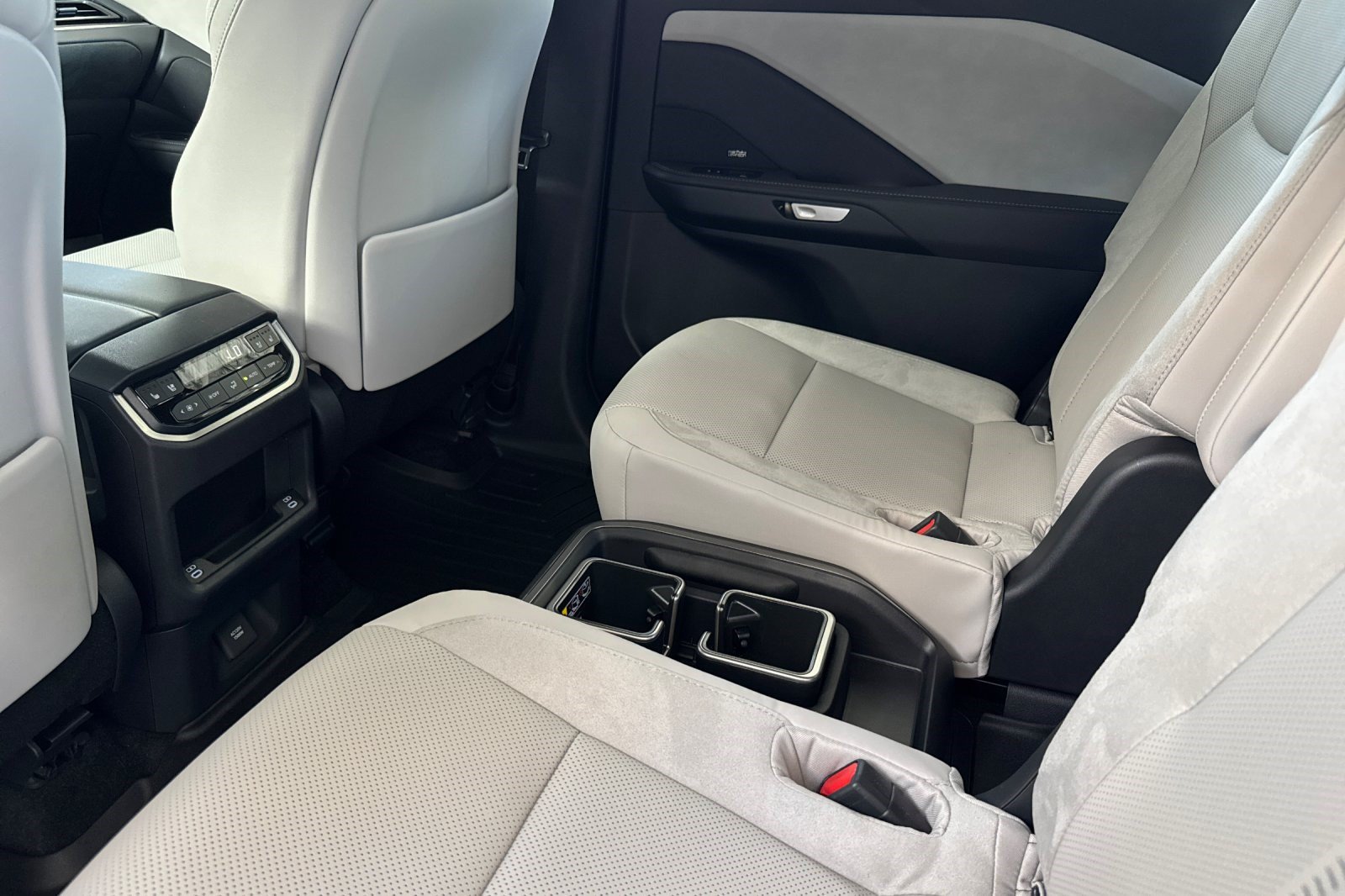 Certified 2026 Lexus TX 550h AWD Plug-In Hybrid w/ Technology Package image 15