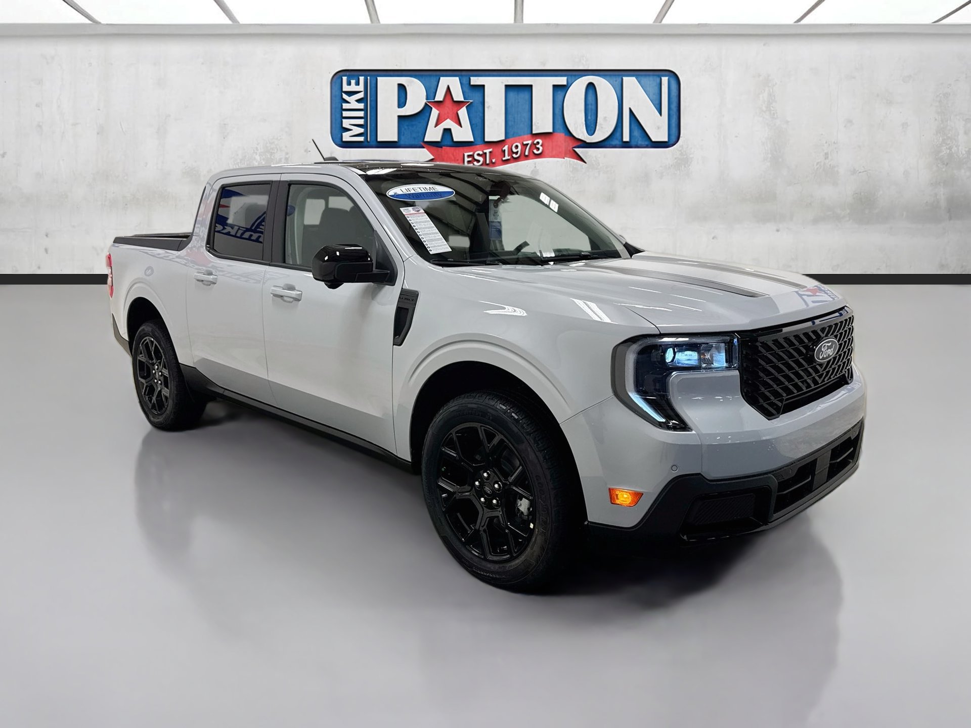 New 2026 Ford Maverick Lariat w/ Black Appearance Package