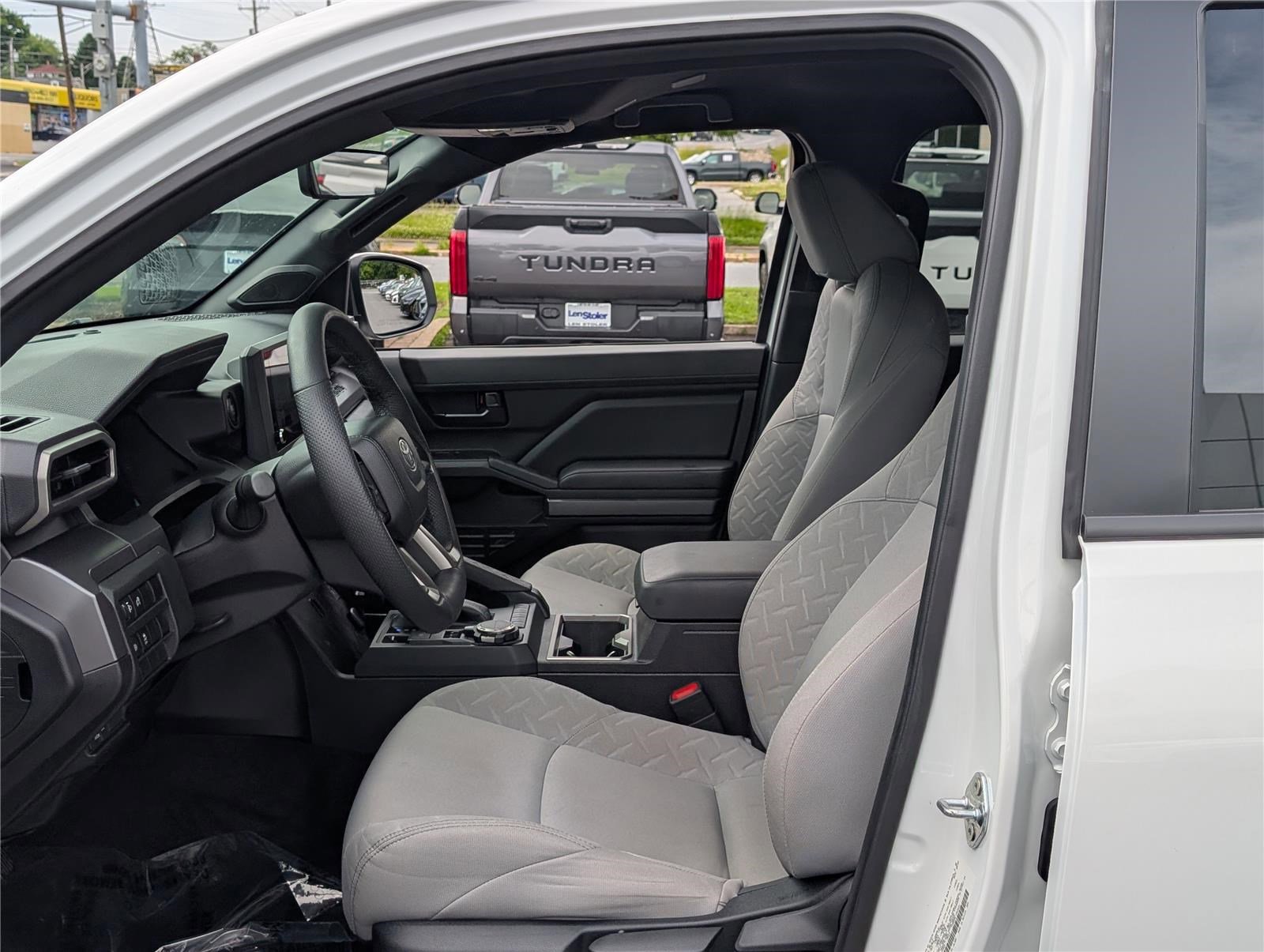 Used 2024 Toyota Tacoma SR5 AWD/4WD image 15