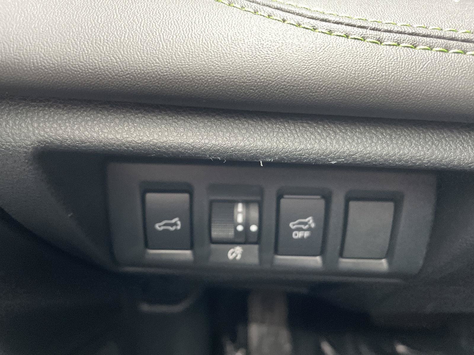 Certified 2025 Subaru Outback Onyx Edition XT AWD/4WD image 15