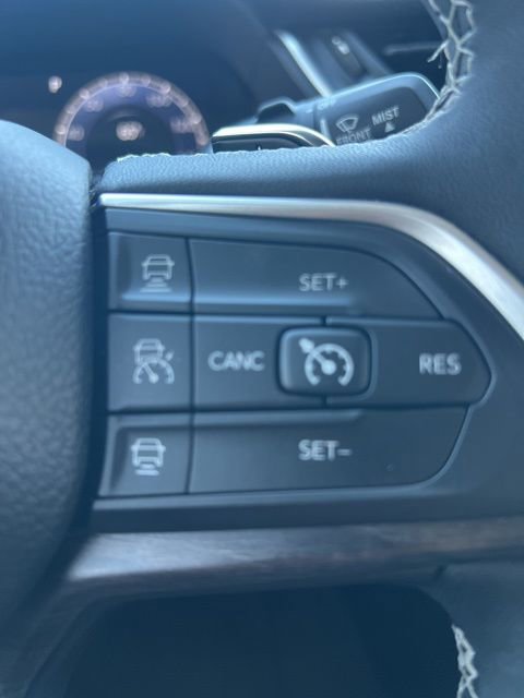 Used 2023 Jeep Grand Cherokee Limited w/ Trailer Tow Prep Group (B) image 12