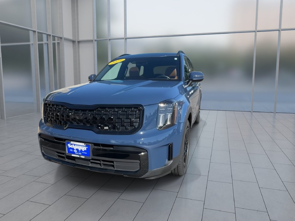 Used 2025 Kia Telluride EX X-Line AWD/4WD image 3