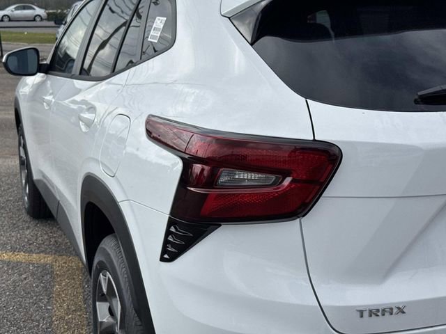 New 2026 Chevrolet Trax LT w/ Driver Confidence Package image 15