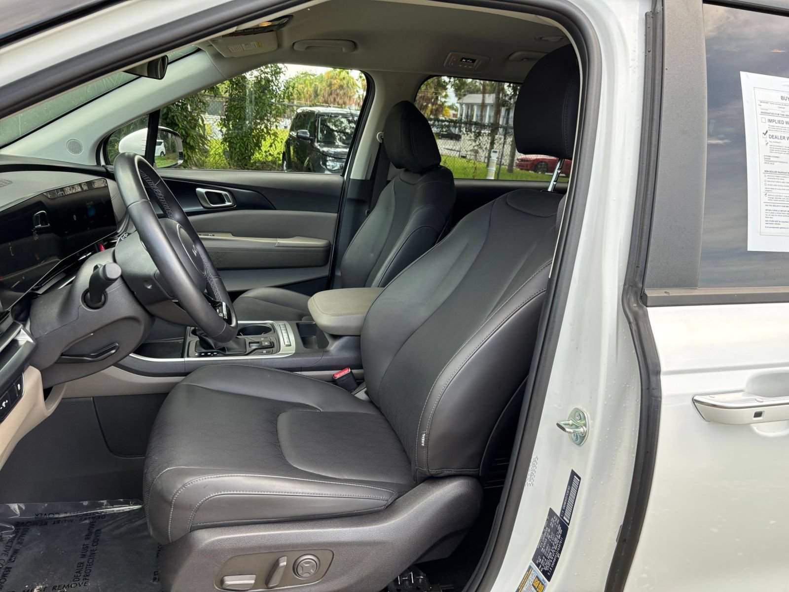 Used 2026 Kia Carnival FWD image 39