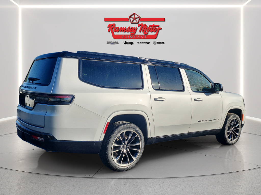 Used 2025 Jeep Grand Wagoneer L Series II Obsidian w/ Quick Order Packagew 28T AWD/4WD image 5