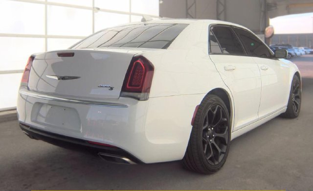 Used 2020 Chrysler 300 S RWD image 3