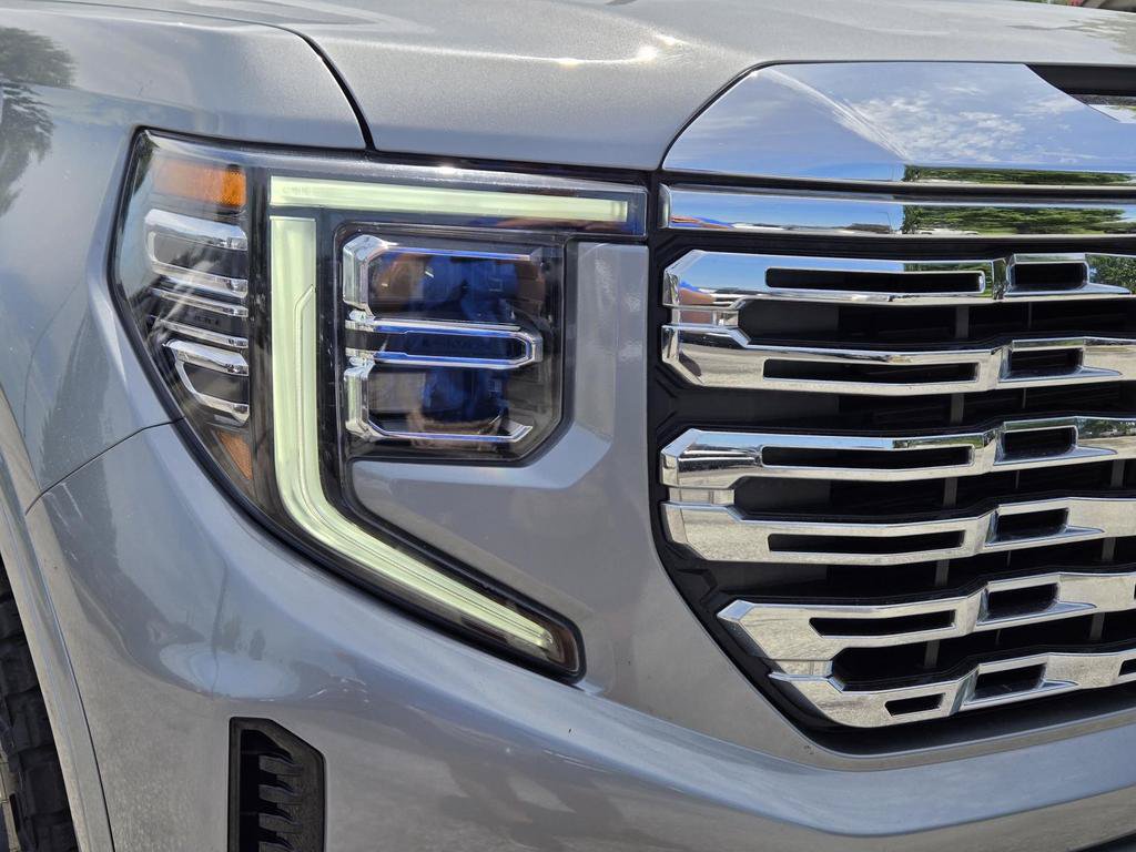 Used 2023 GMC Sierra 1500 Denali w/ Denali Reserve Package AWD/4WD image 3