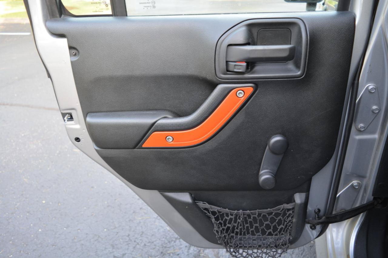 Used 2016 Jeep Wrangler Unlimited Sport w/ Connectivity Group AWD/4WD image 12