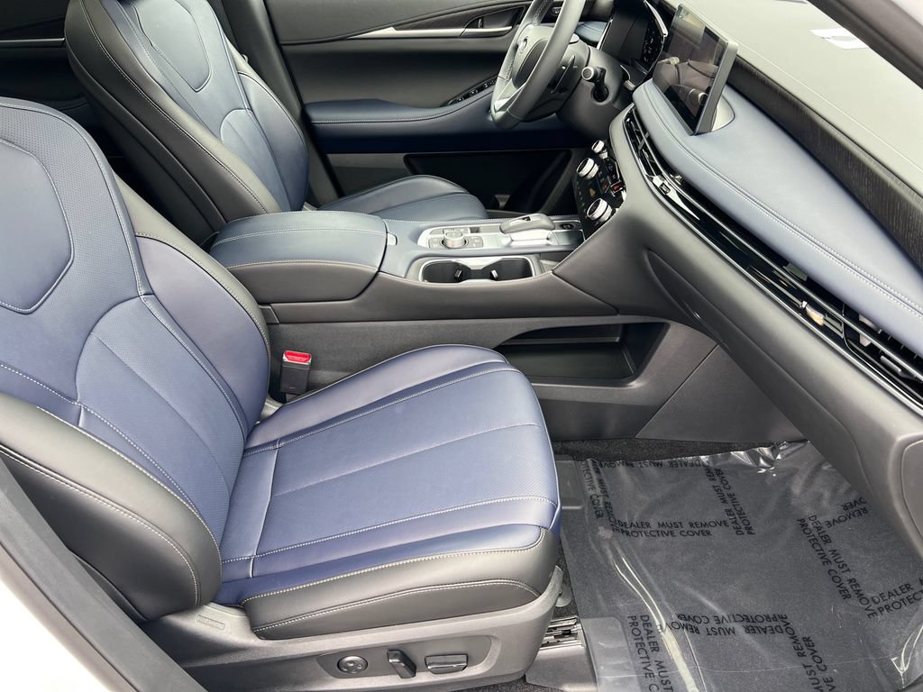Certified 2026 INFINITI QX60 Sport w/ Dark Cargo Package AWD/4WD image 13