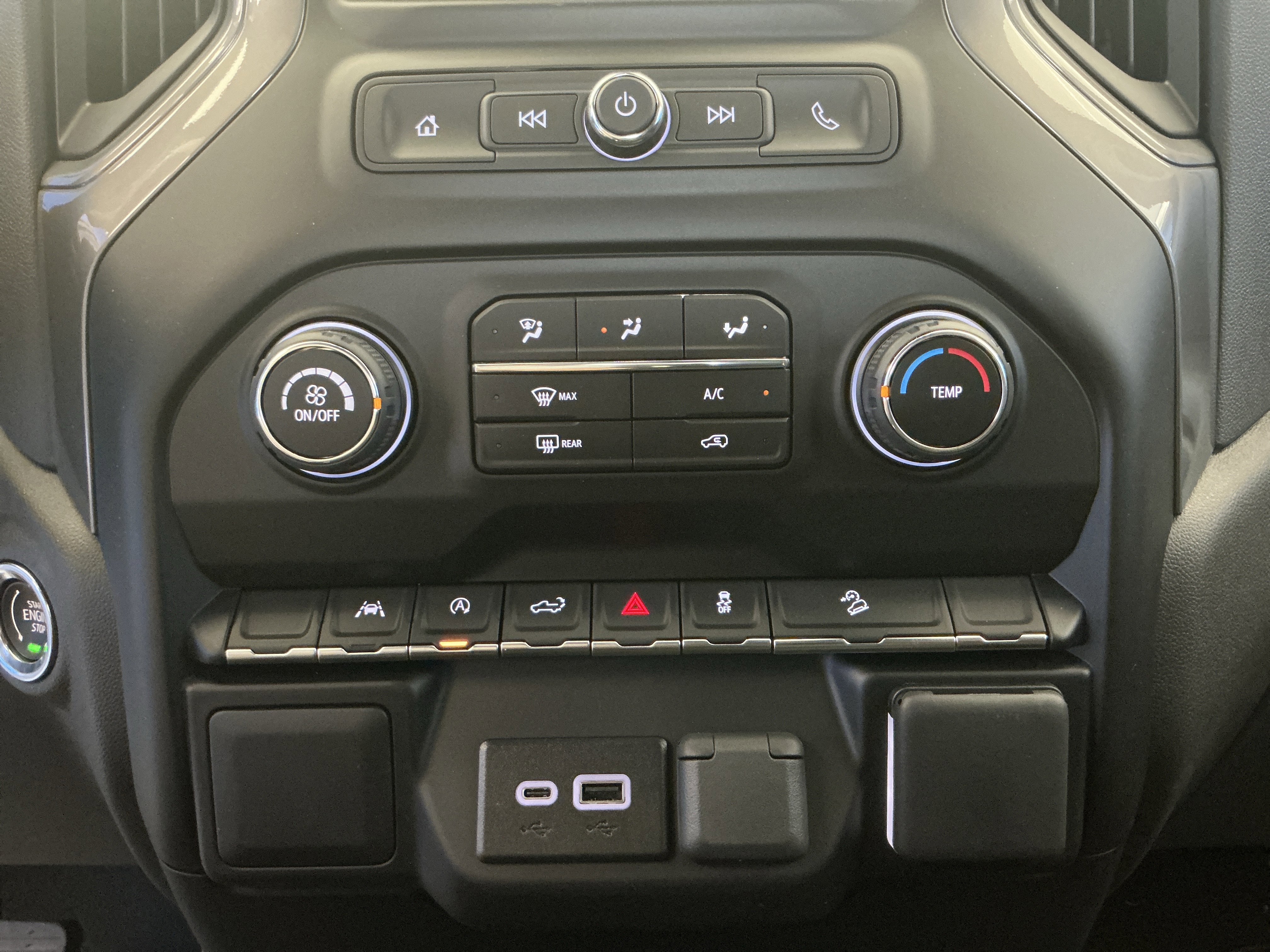 New 2026 Chevrolet Silverado 1500 Custom Trail Boss w/ LPO, Dark Essentials Package AWD/4WD image 23