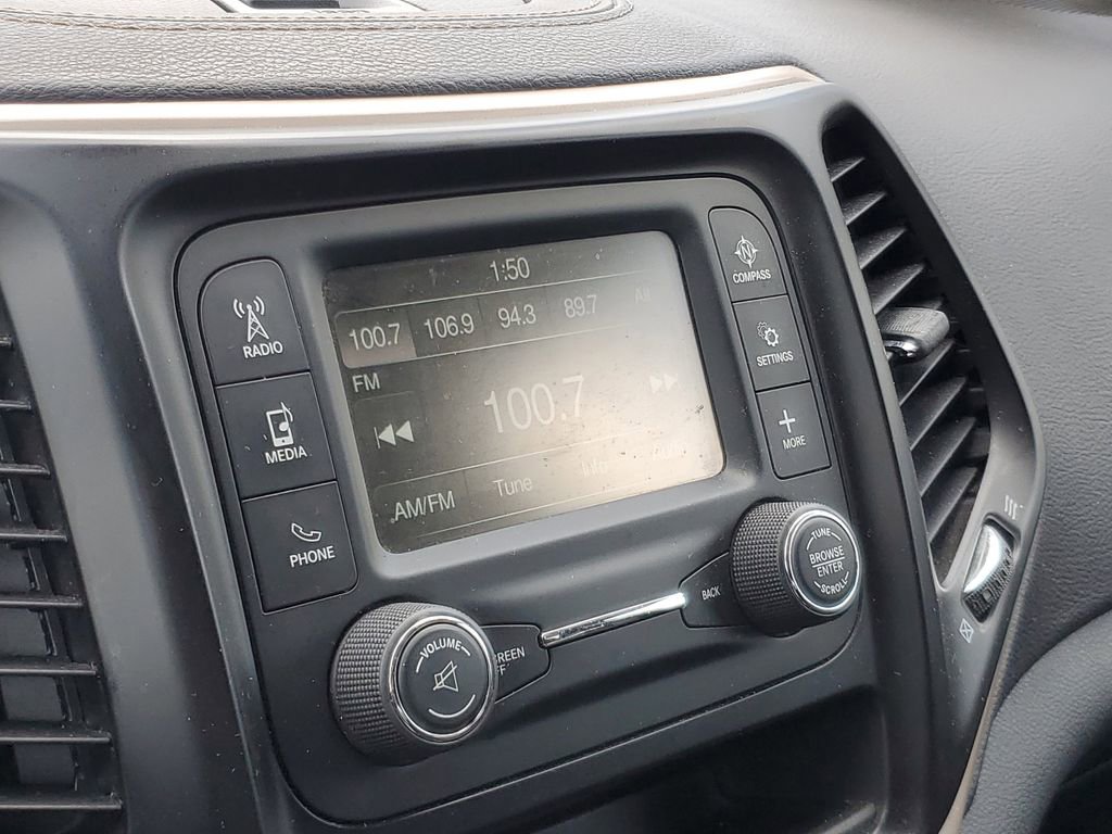 Used 2018 Jeep Cherokee Latitude image 19