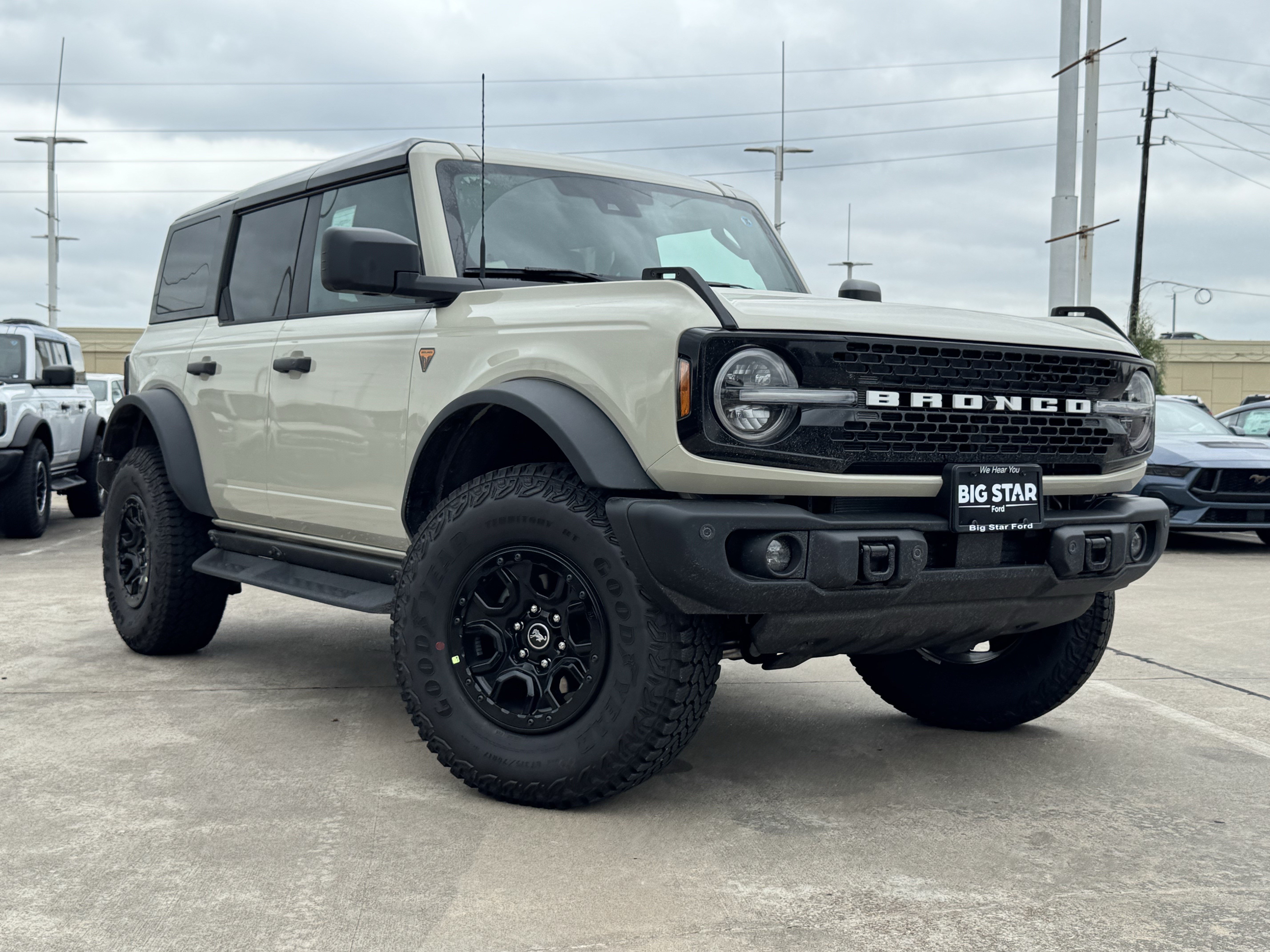 New 2026 Ford Bronco Badlands AWD/4WD image 2