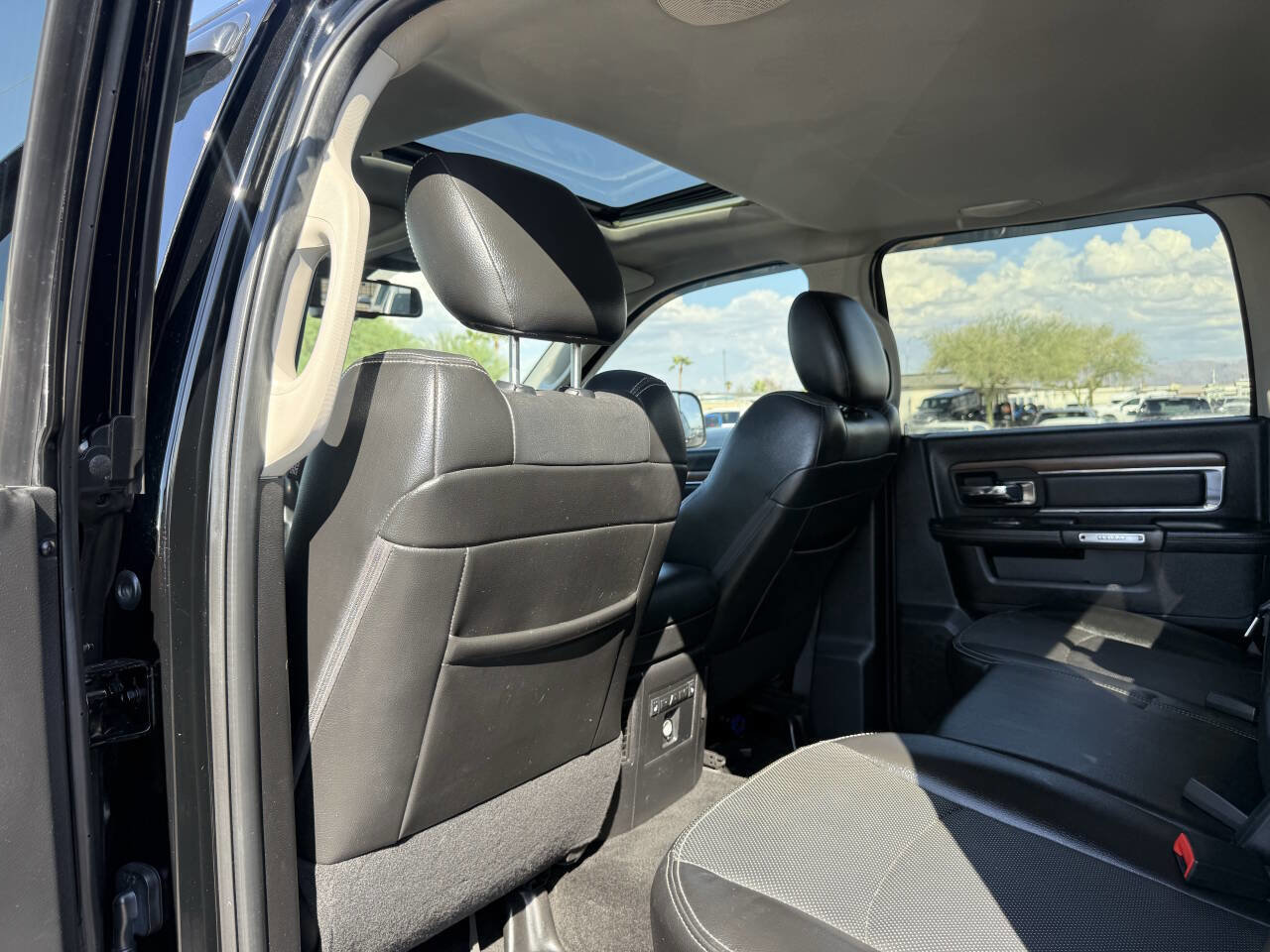 Used 2015 RAM 3500 Laramie image 22