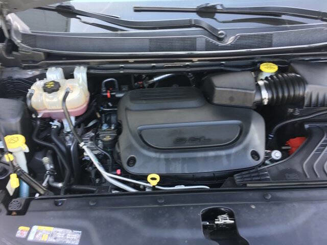 Used 2023 Chrysler Pacifica Touring-L image 30