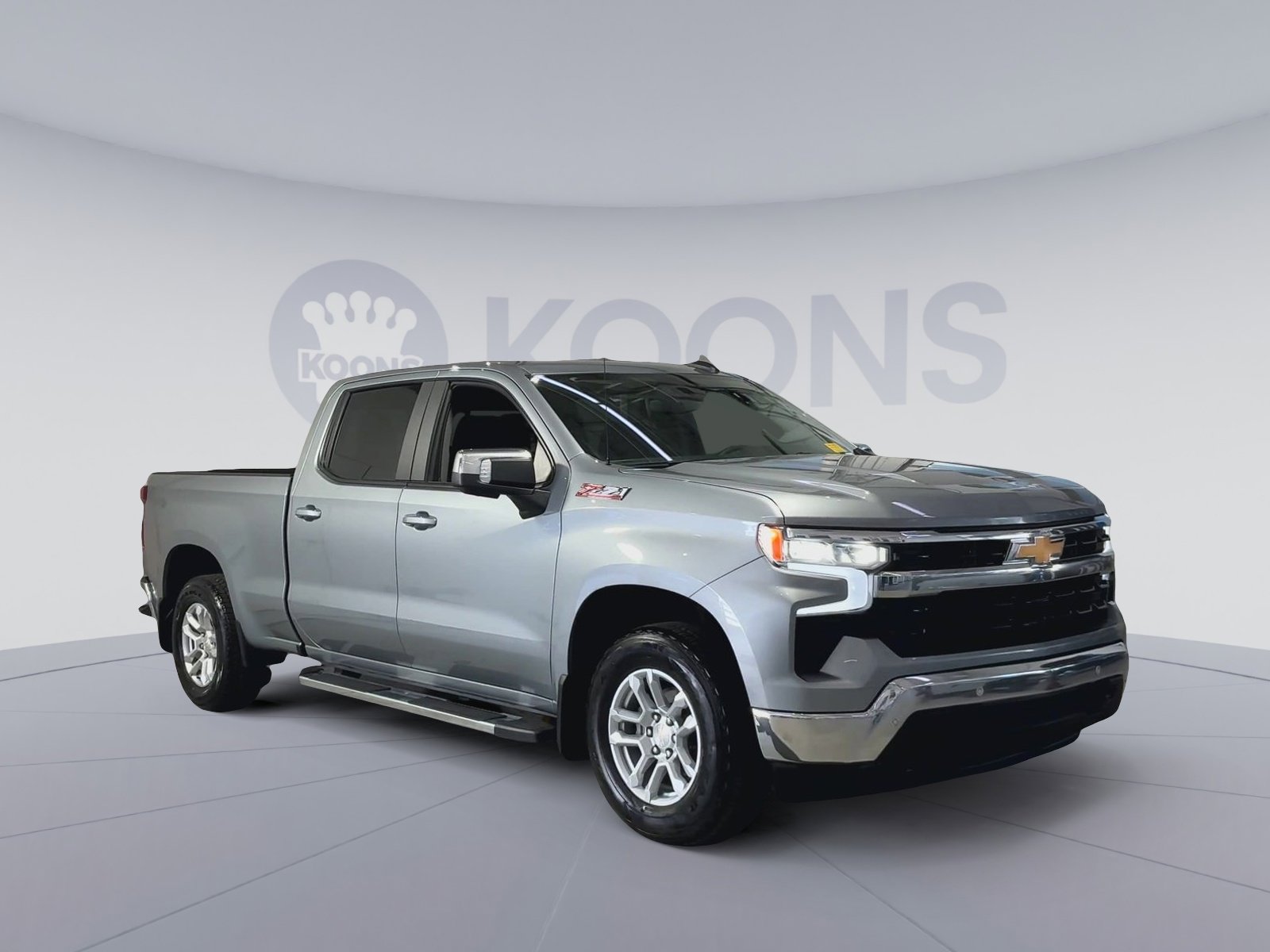 Used 2024 Chevrolet Silverado 1500 LT AWD/4WD image 2