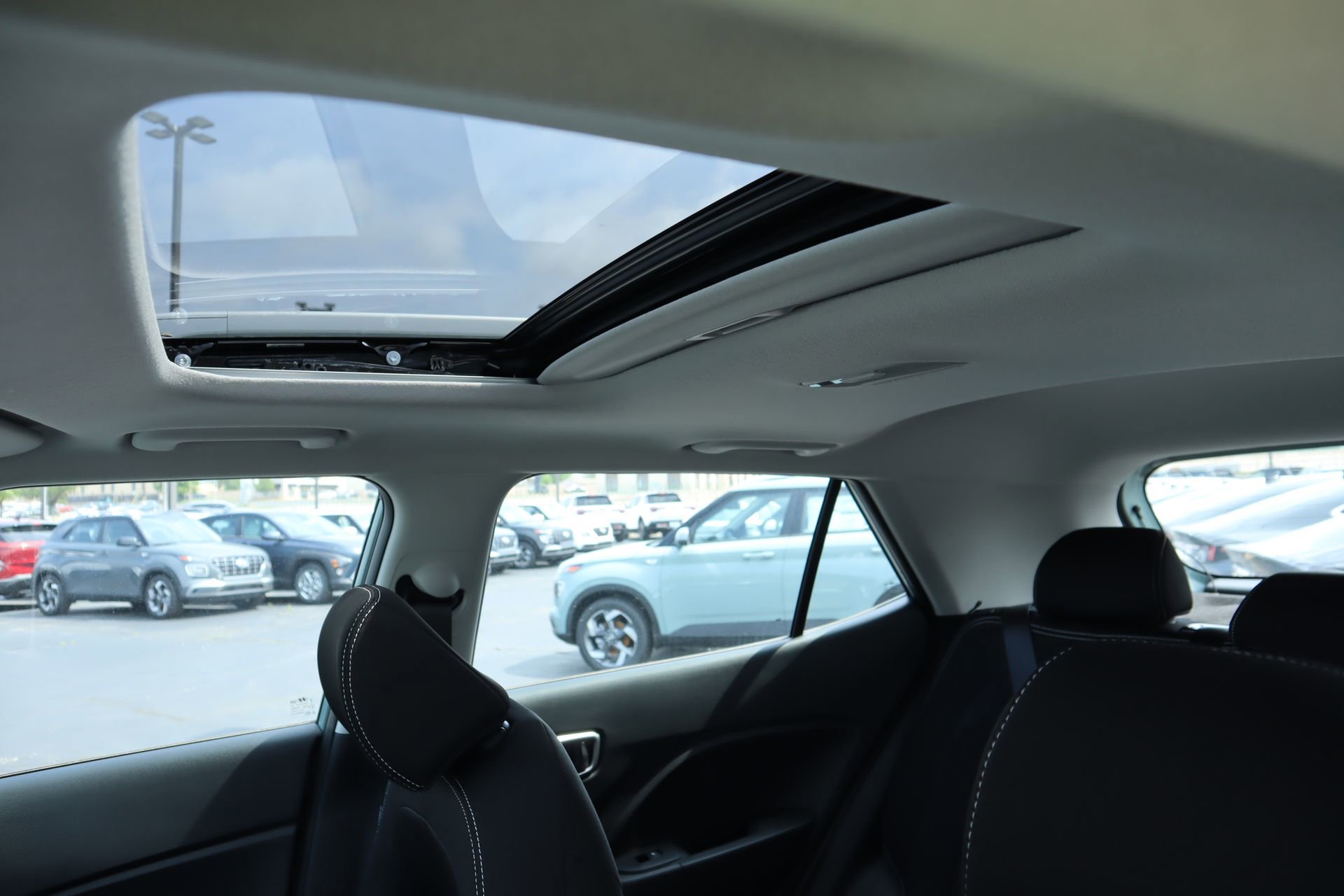 New 2026 Hyundai Venue SEL FWD image 15
