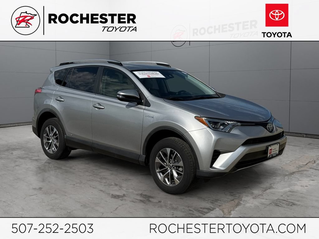 Used 2018 Toyota RAV4 LE AWD/4WD video 1