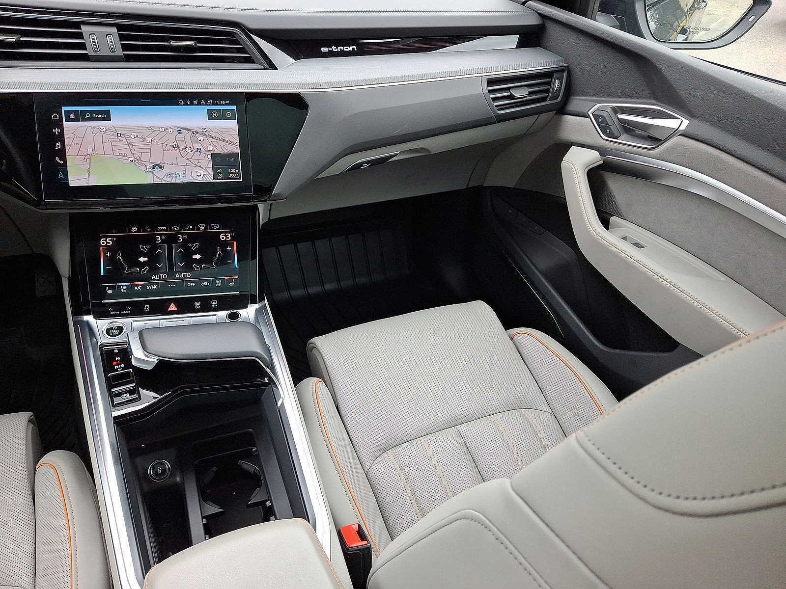 Used 2024 Audi Q8 e-tron Prestige AWD/4WD image 11